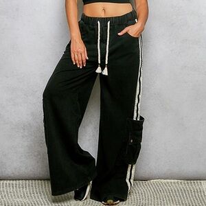 90 ❤️POL roomy fit crochet trim striped pants